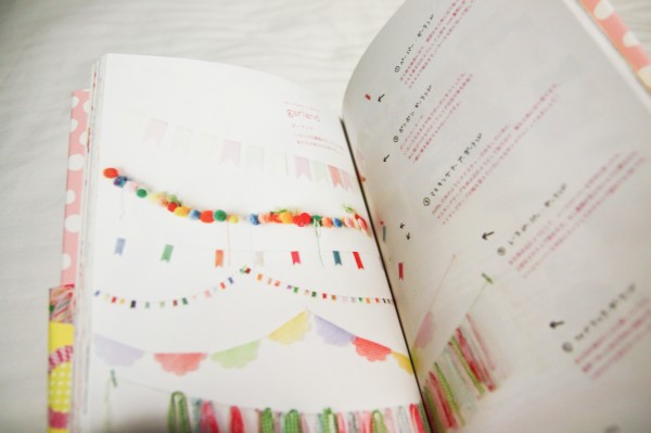 The Hello Sandwich Book: Arts & Crafts in Japanese