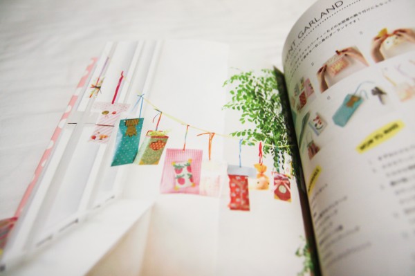 The Hello Sandwich Book: Arts & Crafts in Japanese